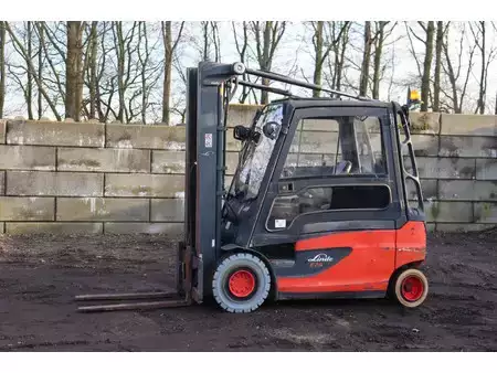 Eléctrica de 4 ruedas - Linde E25L (1)