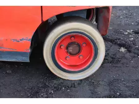 Eléctrica de 4 ruedas - Linde E25L (16)