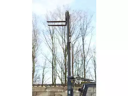 Eléctrica de 4 ruedas - Linde E25L (33)