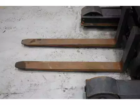 Reach Truck 2015  Fenwick R14-01 (11)