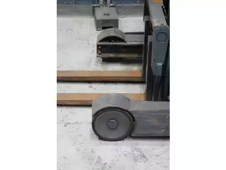 Reach Truck 2015  Fenwick R14-01 (12)