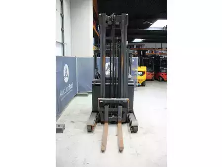 Reach Truck 2015  Fenwick R14-01 (7)