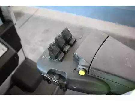 Chariots électriques à 4 roues 2015  Unicarriers AG1N1L18Q (24)