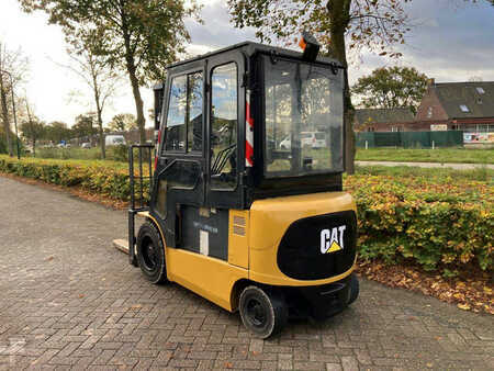 Chariot 4 roues électrique 2006  CAT Lift Trucks EP30K-PAC (3)