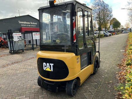 Chariot 4 roues électrique 2006  CAT Lift Trucks EP30K-PAC (5)