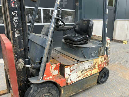 Elektro čtyřkolový VZV 2005  Toyota 7FBMF25 (7)