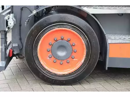 Eléctrico - 4 rodas 2017  Linde E60-01 (14)