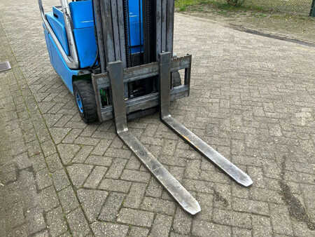 Chariots électriques à 4 roues 1995  Cesab Blitz 315 (7)