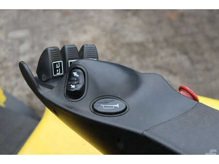 Carrelli elettrici 4 ruote 2018  Hyster J2.5XN (27)