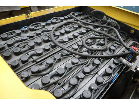 Carrelli elettrici 4 ruote 2018  Hyster J2.5XN (31)