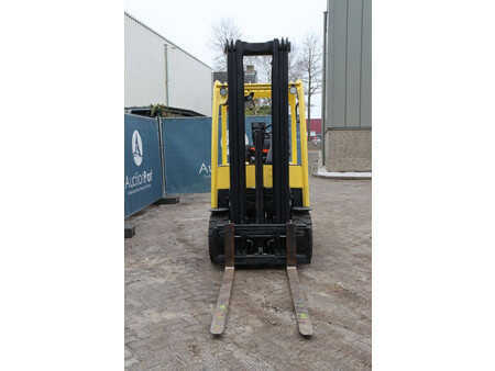 Carrelli elettrici 4 ruote 2018  Hyster J2.5XN (8)