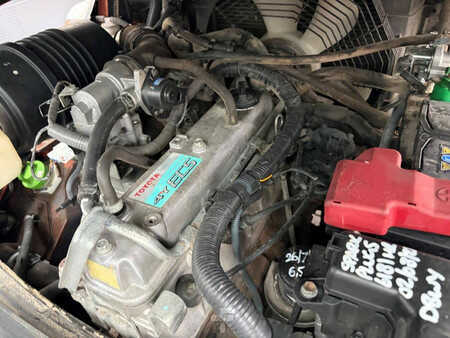 Treibgasstapler 2013  Toyota 02-8FGF25 (10)