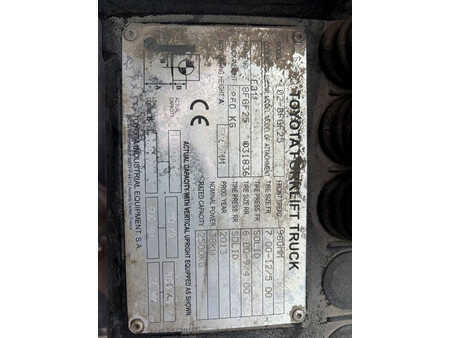 Treibgasstapler 2013  Toyota 02-8FGF25 (11)