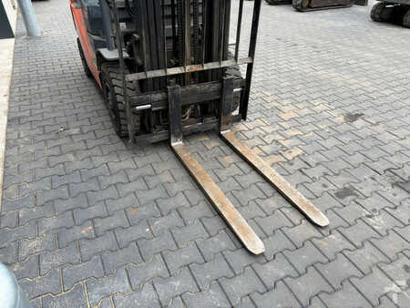 Treibgasstapler 2013  Toyota 02-8FGF25 (6)