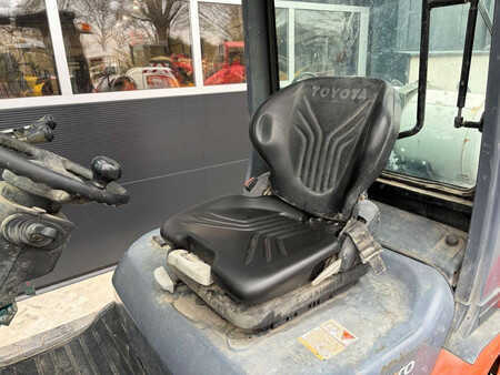 Treibgasstapler 2013  Toyota 02-8FGF25 (8)