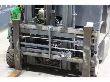 Boční vysokozdvižný vozík - Combilift C3000CB (10)