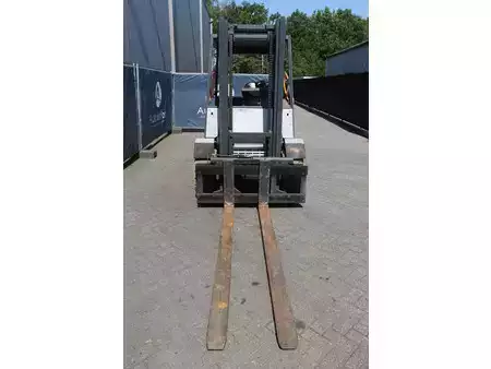 Empilhador diesel 2013  Still R70-50 (8)