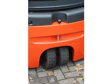 Elektro čtyřkolový VZV 2017  Linde E16-02 (14)