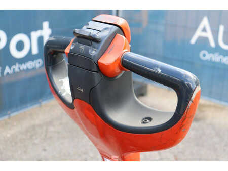 Stacker pedestre 2015  Linde D08 (17)