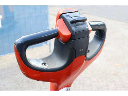 Stacker pedestre 2015  Linde D08 (18)