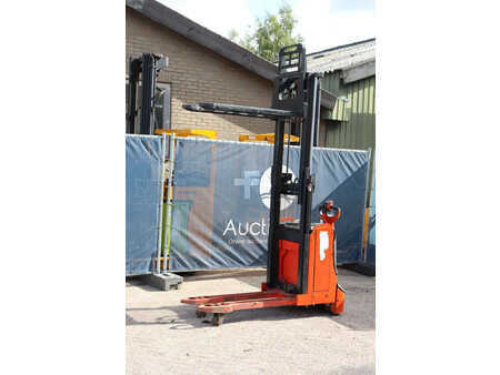 Stacker pedestre 2015  Linde D08 (22)