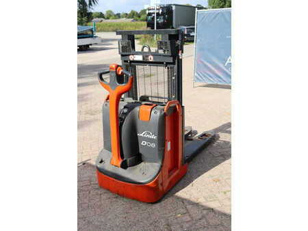 Stacker pedestre 2015  Linde D08 (6)