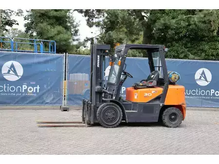 Treibgasstapler 2015  Doosan G30G (1)