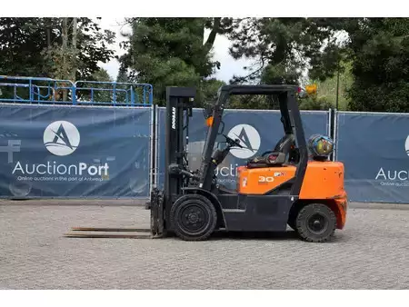 Treibgasstapler 2015  Doosan G30G (2)