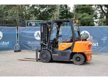 Treibgasstapler 2015  Doosan G30G (3)