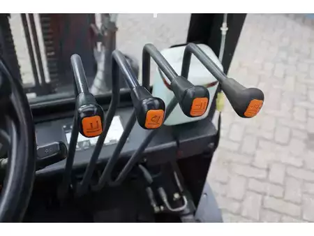 Treibgasstapler 2015  Doosan G30G (30)