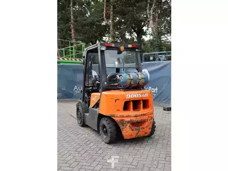 Treibgasstapler 2015  Doosan G30G (4)