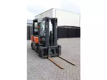 Treibgasstapler 2015  Doosan G30G (7)