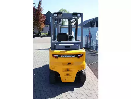 Elektro čtyřkolový VZV 2025  Jungheinrich EFG 435 (6)
