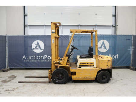 Dieseltruck - Komatsu FD25-8 (2)