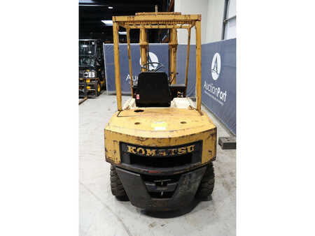 Dieseltruck - Komatsu FD25-8 (5)
