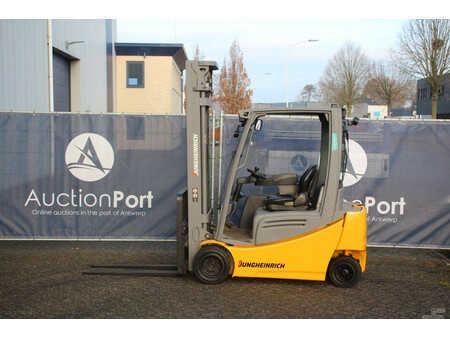 Sähkö - 4 pyör 2019  Jungheinrich EFG 320 (2)