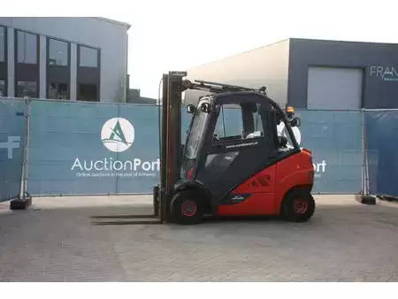 Empilhador diesel 2013  Linde H25D-02 (1)