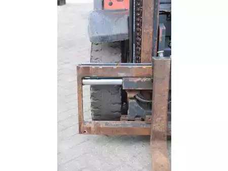 Empilhador diesel 2013  Linde H25D-02 (11)