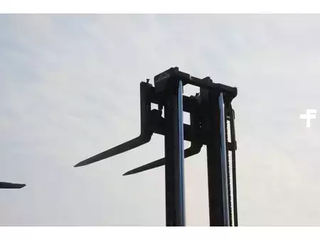 Empilhador diesel 2013  Linde H25D-02 (32)