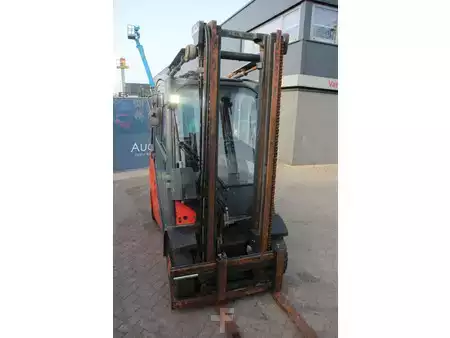 Empilhador diesel 2013  Linde H25D-02 (6)