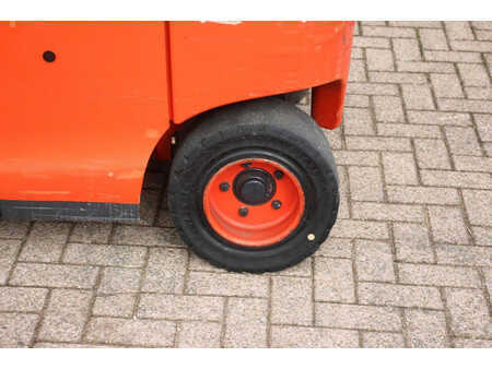 Sähkö - 4 pyör 2016  Linde E30RHL-01/600 (15)