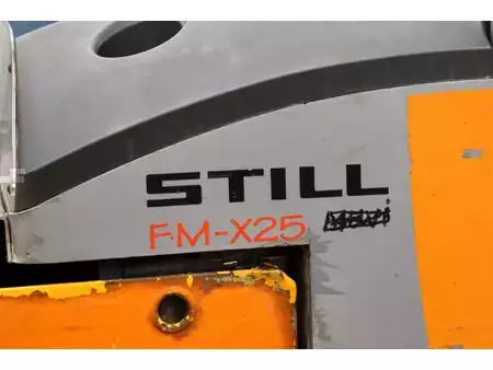 Reach Trucks 2010  Still FM-X25 (13)