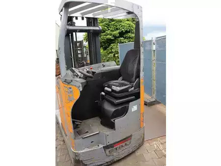 Reach Trucks 2010  Still FM-X25 (14)