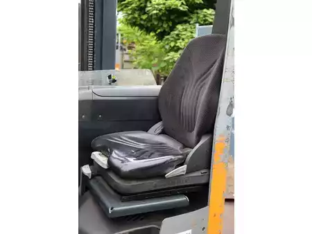 Reach Trucks 2010  Still FM-X25 (17)