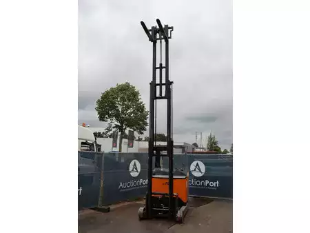 Reach Trucks 2010  Still FM-X25 (28)