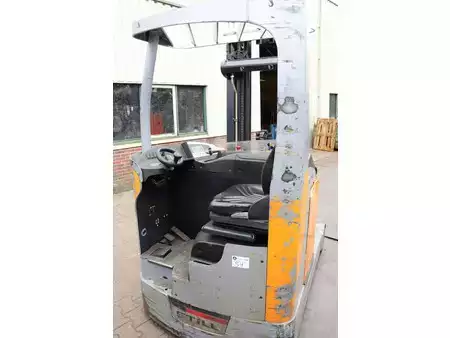 Reach Trucks 2010  Still FM-X25 (5)