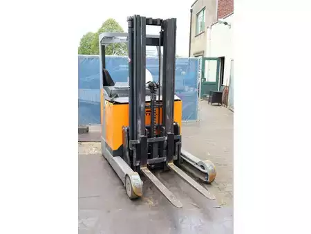 Reach Trucks 2010  Still FM-X25 (6)