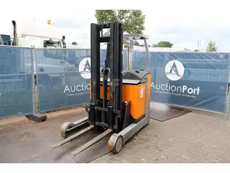 Reach Trucks 2010  Still FM-X25 (8)