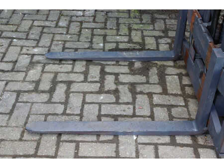 Carrelli elettrici 4 ruote 2012  Linde E25L-01 (11)