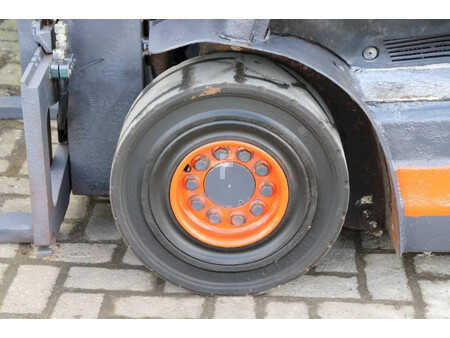 Carrelli elettrici 4 ruote 2012  Linde E25L-01 (13)